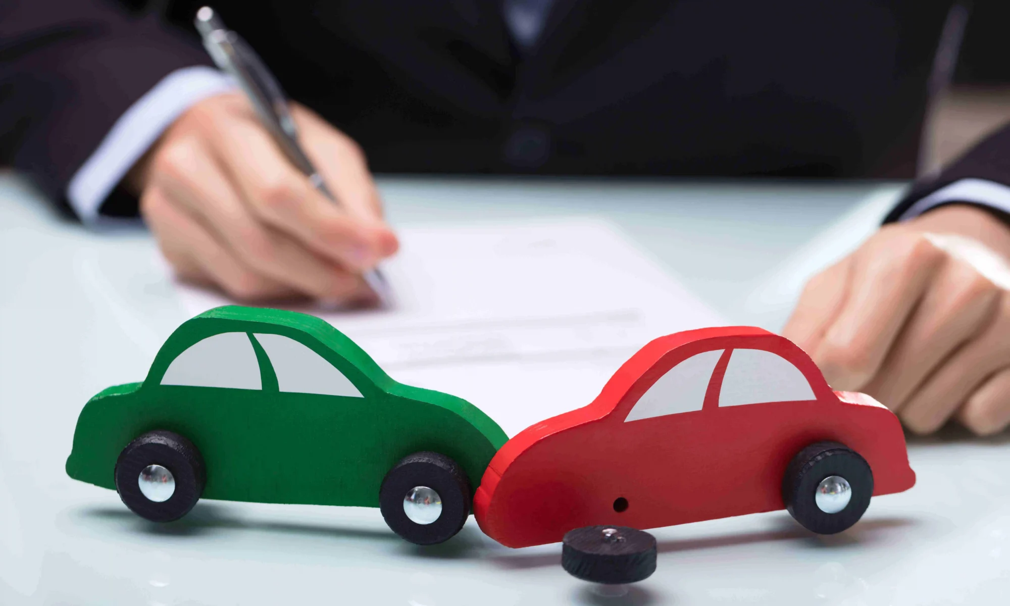When to Get a Lawyer After an Auto Accident